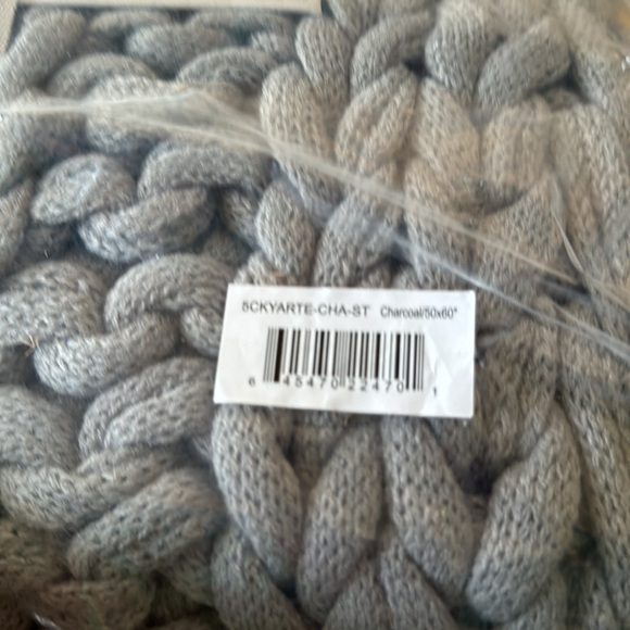 🩶Chunky Knit Throw Blanket in Charcoal🩶 ~50"× 60" NWT - Picture 5 of 5